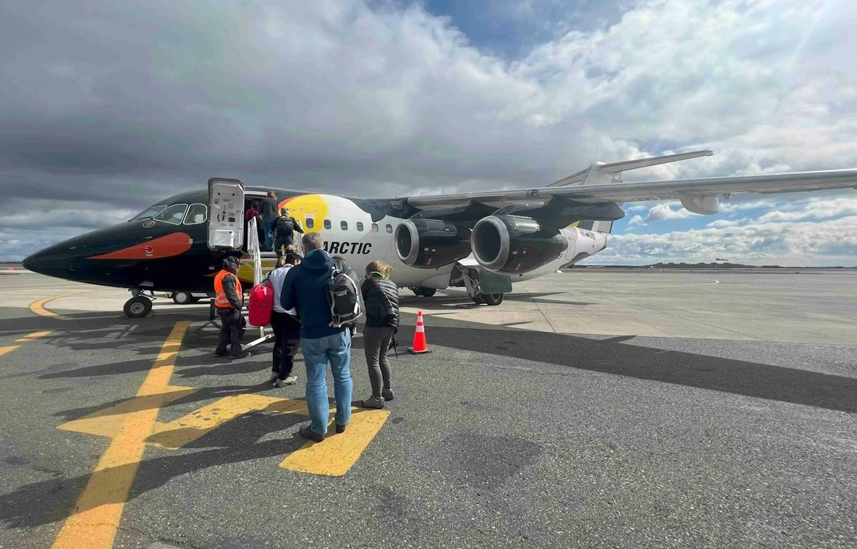 Antarctic Explorer Express – Small Ship Cruise