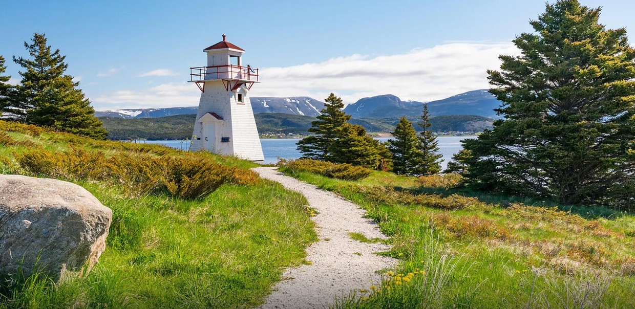 Wilderness from Greenland to the East Coast of Canada – Nuuk to Halifax